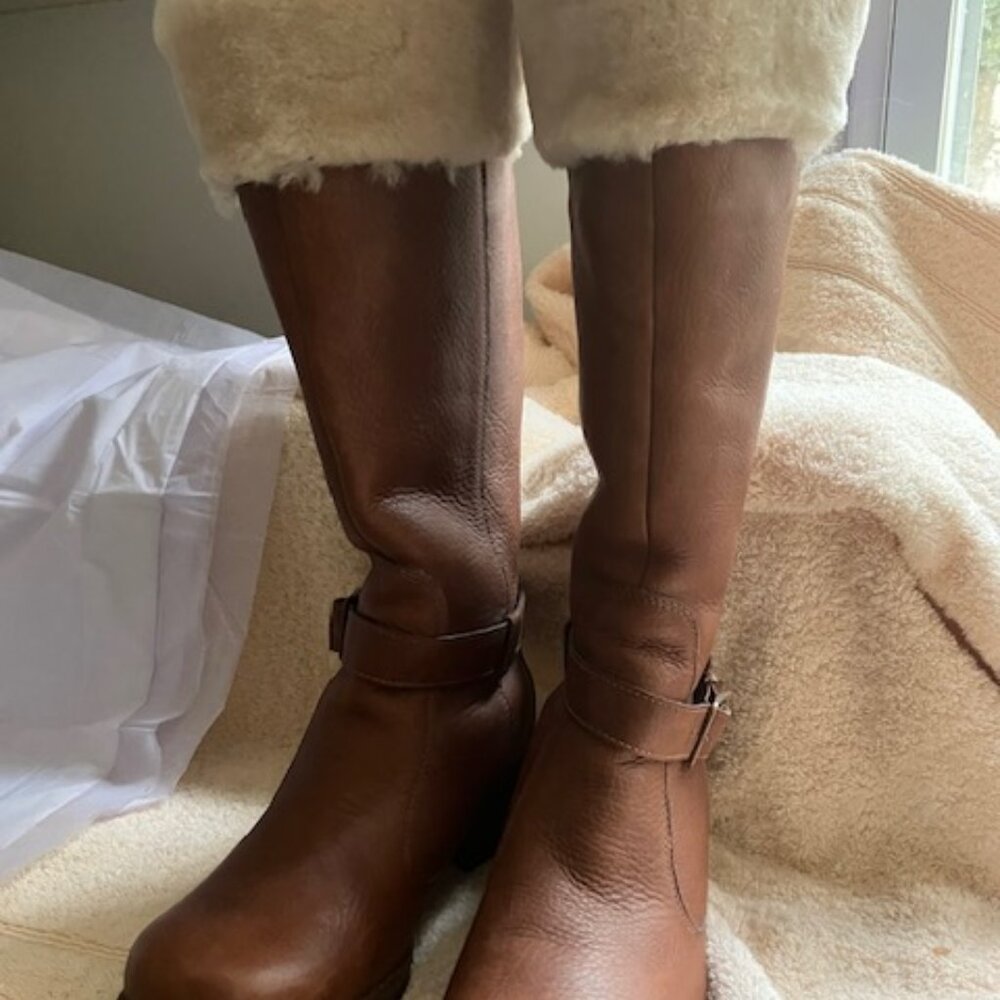 Nice Leather Ugg knee Boot